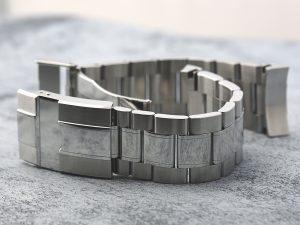 Metallic_Watch_Bracelet